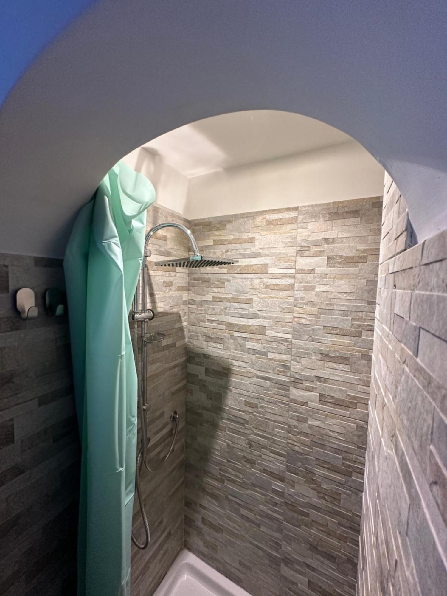 Trithome Suite Boutique Barberini Рим Экстерьер фото